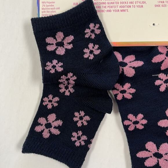 Willow & Ruby Sock Set 1 Adult 1 Child Navy Quarter Sock Blue with Pink Flowers - Picture 9 of 9